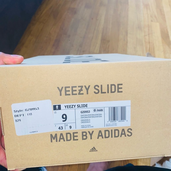 COPY - Yeezy slide - Picture 5 of 6